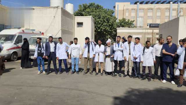 قيادة وكوادر مستشفى الكويت الجامعي بالأمانة تنظم وقفة تضامنية مع الشعب الفلسطيني