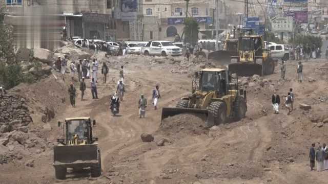 تفقد سير العمل في شق شارع وحدة الجوار” 41 – 81 ” بعمران