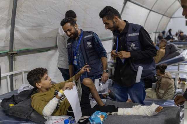 الصحة العالمية تجلي 55 مريضاً من غزة للعلاج في الخارج