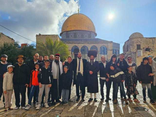 أكثر من ألف مستوطن يقتحمون باحات المسجد الأقصى