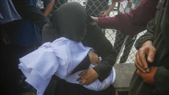 استشهاد 5 فلسطينيين في مجزرة صهيونية وسط قطاع غزة