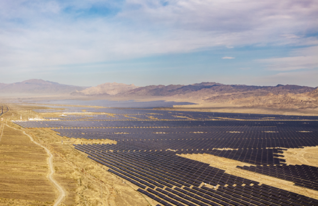 الصين تطلق أول محطة حرارية شمسية بنظام البرجين في العالم