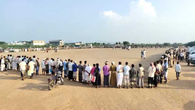 وقفة مسلحة لقبائل الزهرة بالحديدة لإعلان النفير والجهوزية في مواجهة الأعداء