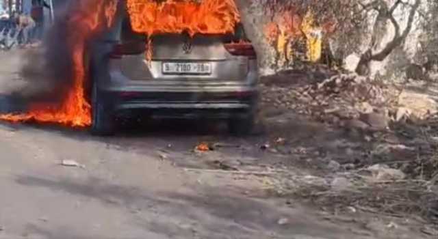 مستوطنون صهاينة يحرقون 3 مركبات وحفار لفلسطينيين شرق قلقيلية