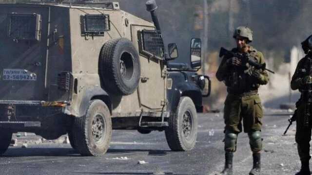 قوات العدو الإسرائيلي تحتجز طاقم تلفزيون فلسطين في جنين