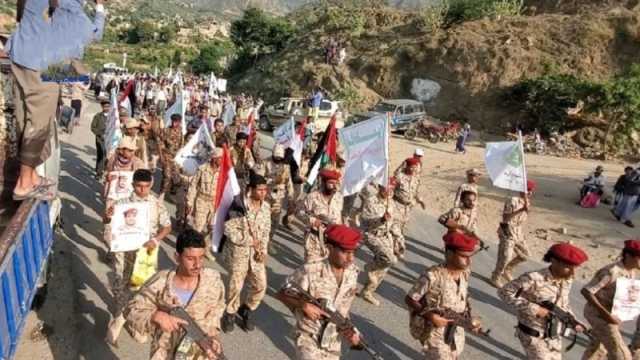 عرض شعبي لقوات التعبئة في أفلح اليمن بحجة