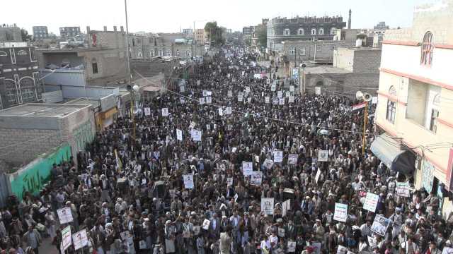 61 مسيرة حاشدة في ذمار تحت شعار “عامان من العطاء.. ووفاء لدماء الشهداء”