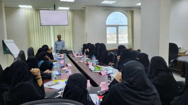 غرفة تجارة الحديدة تنظم برنامجا تدريبيا في ريادة الأعمال الخضراء للمنشآت الصغيرة والمتوسطة