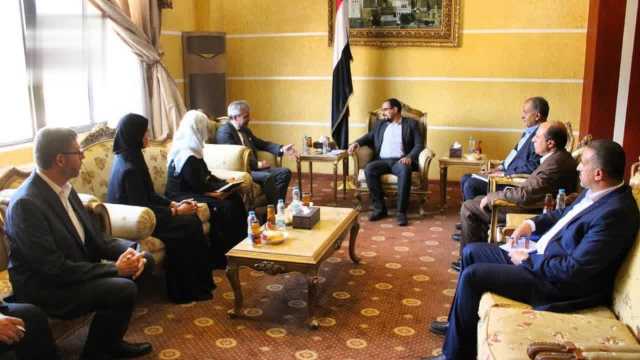 وكيل الخارجية يلتقي المدير الإقليمي للجنة الدولية للصليب الأحمر