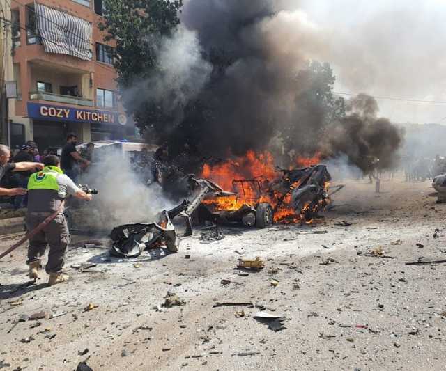 لبنان: شهيدان وجريحان بغارة صهيونية استهدفت سيارة في بلدة تول الجنوبية