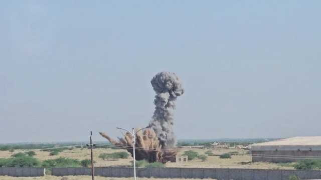 المركز التنفيذي للتعامل مع الألغام ينفذ عملية تدمير كميات من مخلفات العدوان بالحديدة