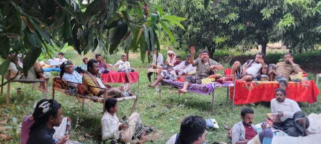 مناقشة أوضاع المزارعين وتشكيل مجاميع إنتاجية في المنصورية بالحديدة