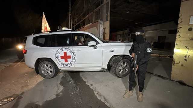 الصليب الأحمر يتسلم جثتي أسيرين صهيونيين من “القسام” بغزة