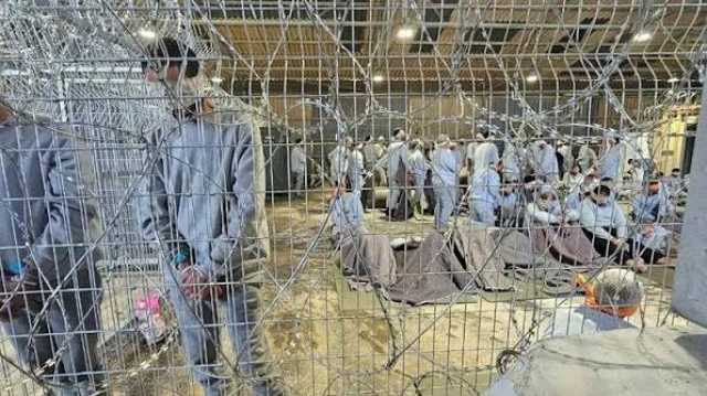 مركز حقوقي: العدو الإسرائيلي يواصل حرمان الأسرى من الأغطية والملابس الشتوية للعام الثالث