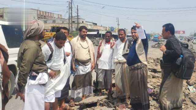 تدشين أعمال إنشاء الجزيرة الوسطية وترميم وإنارة الشارع العام في المرواعة بالحديدة