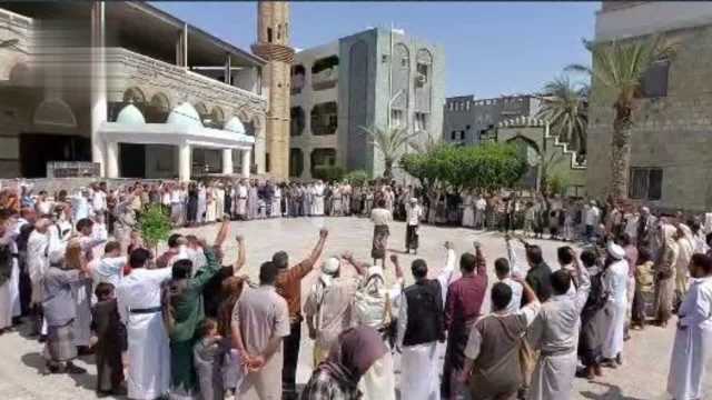وقفات حاشدة في الحديدة وفاءً للشهداء وتأكيدًا على استمرار التعبئة في مواجهة مخططات الأعداء