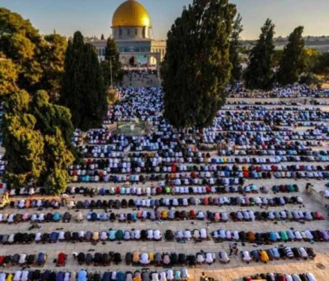 ٥٠ ألف فلسطيني يؤدون الجمعة في المسجد الأقصى المبارك