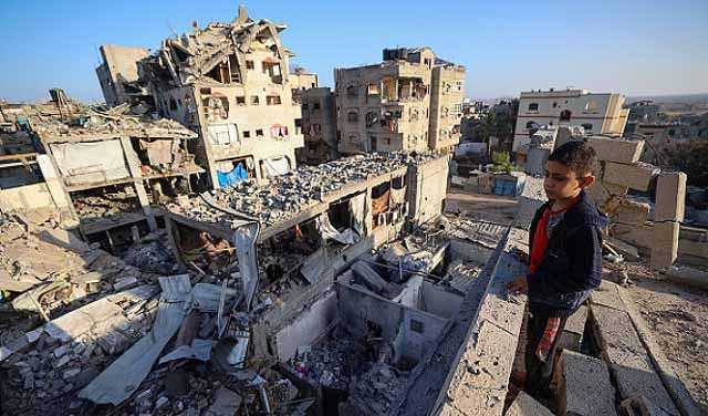 جدل الشروط يُغيب استحقاقات التعافي المبكر: ماهي الحسابات السياسية والأمنية التي تؤخر ملف إعادة إعمار غزة؟