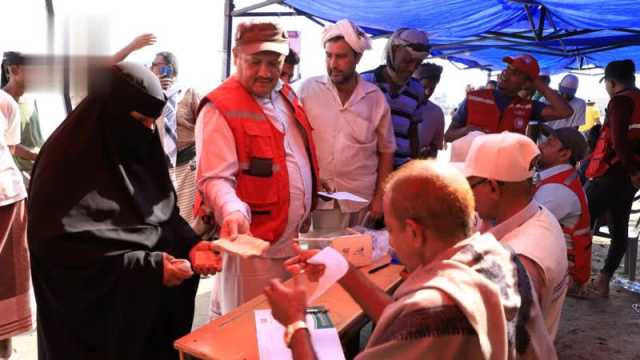 تدشين مشروع المساعدات النقدية لـ 800 حالة فقيرة في جزيرة كمران