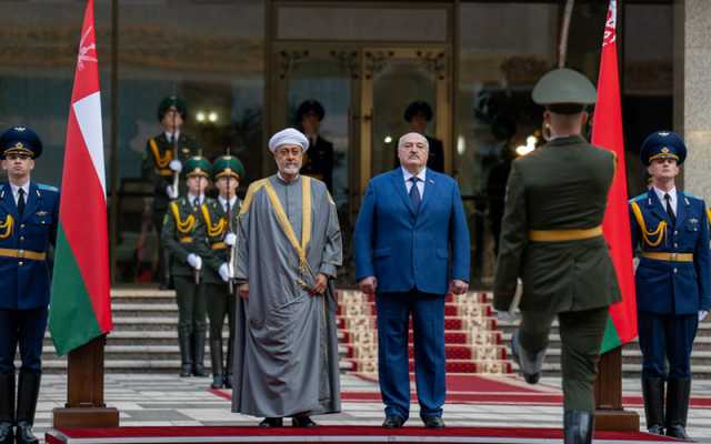 سلطان عُمان ورئيس بيلاروس يؤكّدان أهمية تطوير مجالات التّعاون
