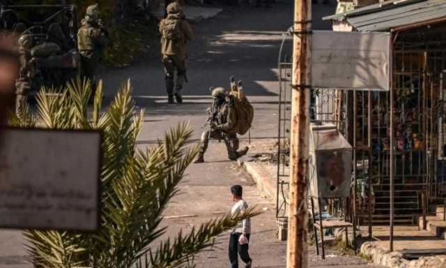 سوريا: قوات العدو الإسرائيلي تفرج عن شابين بريف درعا الغربي بعد ساعات من احتجازهما