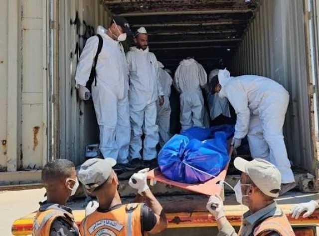 العدو الاسرائيلي يسلم جثة 15 شهيداً فلسطينيا لمستشفى ناصر الطبي في غزة