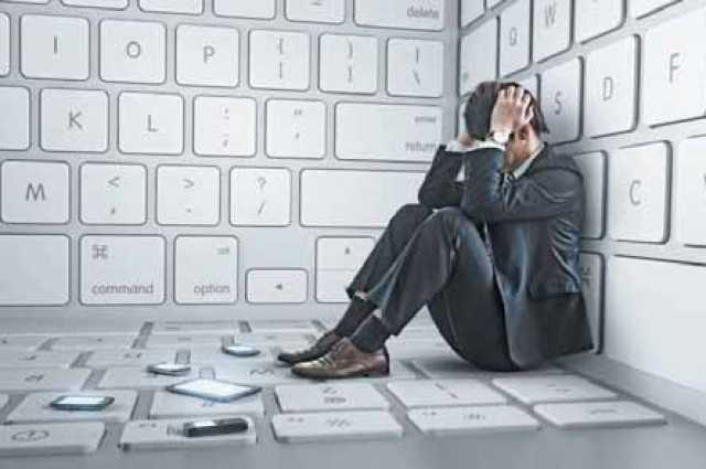 دراسة حديثة: إدمان الإنترنت يتصاعد بين الشباب اليمني ويهدِّد الصحة والتحصيل الدراسي