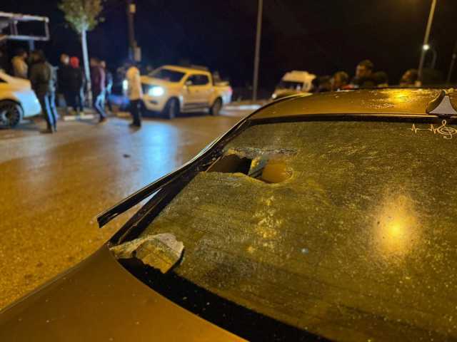 مستوطنون صهاينة يحطمون 3 مركبات في سنجل شمال رام الله