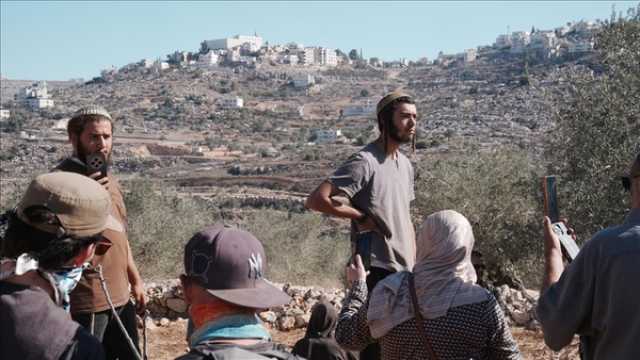 مستوطنون صهاينة يواصلون اعتداءاتهم على الفلسطينيين في الضفة الغربية