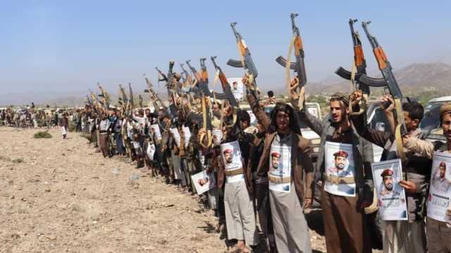 وقفة مسلحة لقبائل قعطبة في الضالع وفاء لدماء الشهداء وتأكيد الجهوزية العالية