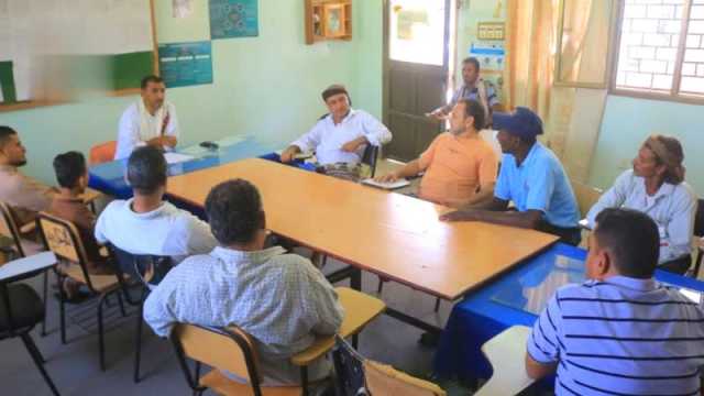 اجتماع لمناقشة سبل تعزيز أداء مكتب الآثار والمتاحف في الحديدة