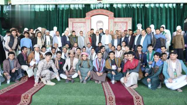 قيادة وكوادر وزارة المالية تزور معارض الشهداء في ميدان السبعين