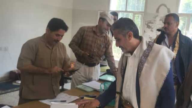 تفقد سير العمل بمشروع مياه الظاهر في المحويت