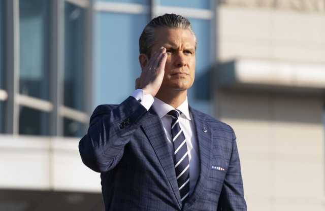 وزير الحرب الأميركي يعلن تنفيذ ضربات جديدة استهدفت سفنا في المحيط الهادئ