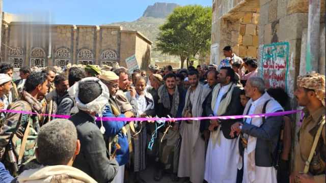 افتتاح معرض وزيارة روضة الشهداء في الحشاء بالضالع