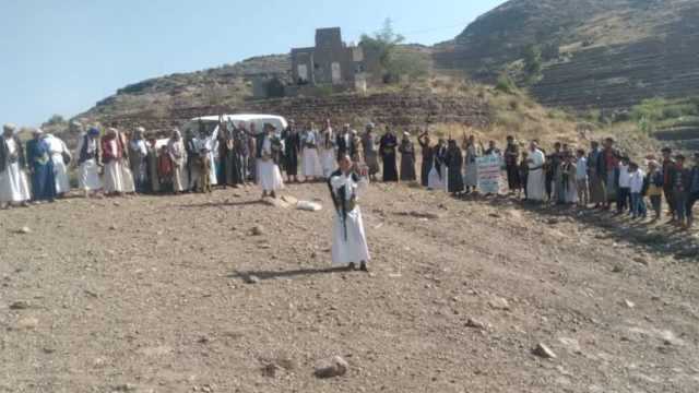 وقفة قبلية ومسير في بني سعد بالمحويت وفاءً لدماء الشهداء