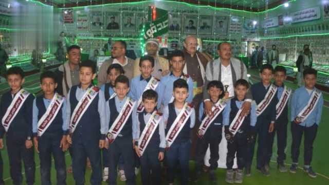 منتسبو قطاع السياحة وفرع هيئة المواصفات في إب يزورون روضة ومعرض صور الشهداء في الظهار