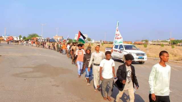 مسير وتطبيق قتالي لخريجي “طوفان الأقصى” من نادي المسيرة في الحوك بالحديدة