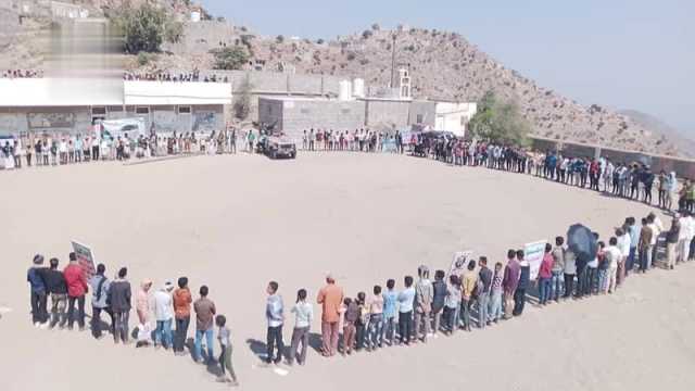 وقفة قبلية مسلحة في القبيطة وفاء لدماء الشهداء وإعلانا للنفير العام