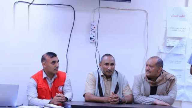 محافظ الحديدة يطّلّع على البرامج التدريبية في فرع جمعية الهلال الأحمر