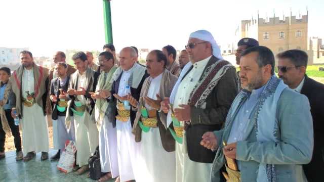 قضاة وكوادر محكمة ونيابة استئناف عمران يزورون روضة ومعرض صور الشهداء