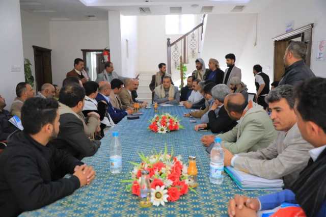 القائم بأعمال وزير الاقتصاد يلتقي قيادة الغرفة التجارية الصناعية بأمانة العاصمة