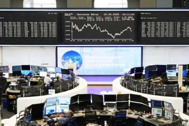 انخفاض الأسهم الأوروبية مع تراجع توقعات خفض الفائدة الأمريكية