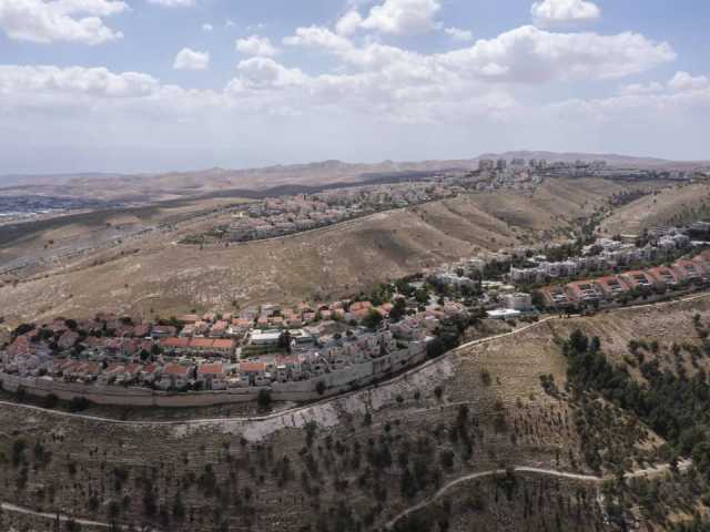 تقرير: تصاعد غير مسبوق في وتيرة التوسع الاستيطاني بالضفة الغربية