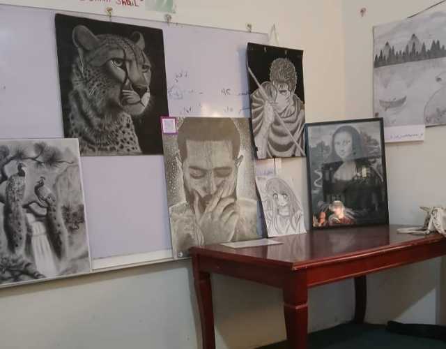 تكريم الفائزين في مسابقة للفن التشكيلي بصنعاء