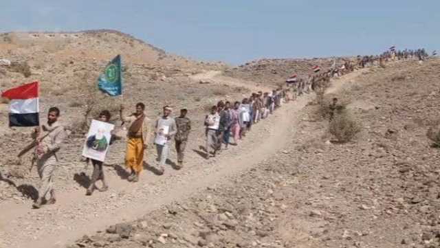 مسيران وعرض لقوات التعبئة في مديريتي قفلة عذر وبكيل السواد بعمران