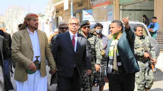 بن حبتور يتفقد عددا من المشاريع الخدمية في أمانة العاصمة