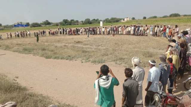 وقفة لقبائل يفاعة بالحديدة وفاء للشهداء وتأكيدا على استمرار النفير