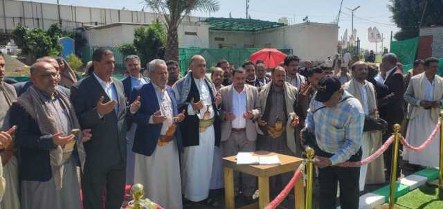 القائم بأعمال رئيس هيئة مكافحة الفساد وعدد من اعضاء الهيئة يزورون أضرحة الرئيس الصماد والرهوي والغماري