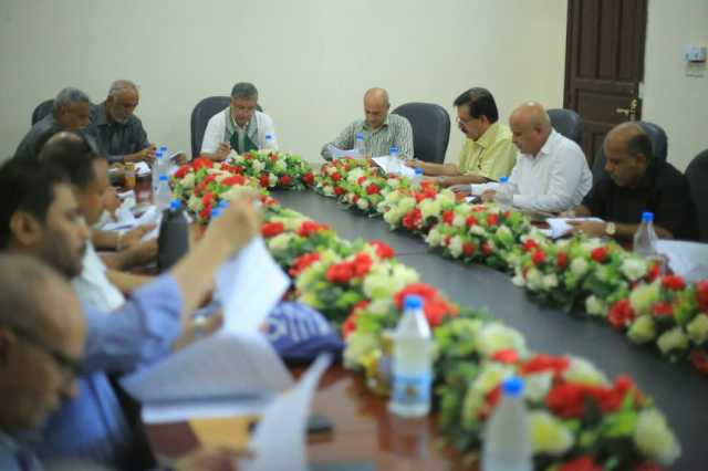 مجلس جامعة الحديدة يعقد اجتماعه الدوري الثاني للعام الجامعي 1447هـ